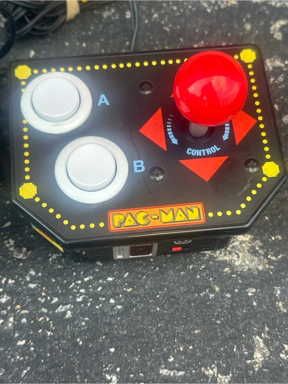 Namco 12-in-1 TV Plug N Play 2004 Jakks Pacific Pac Man & Ms pac man Arcade!